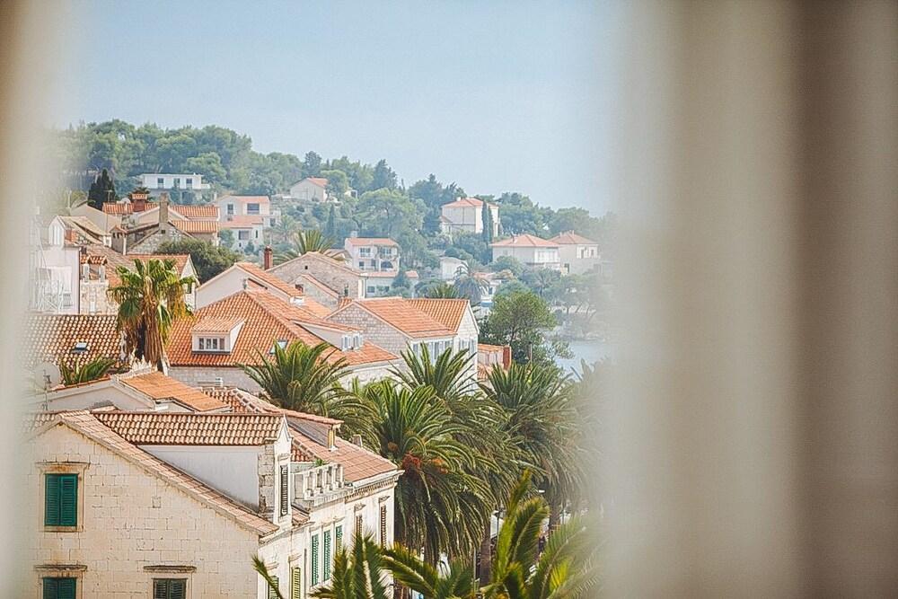 Park Hvar Hotel ฮวาร์ ภายนอก รูปภาพ